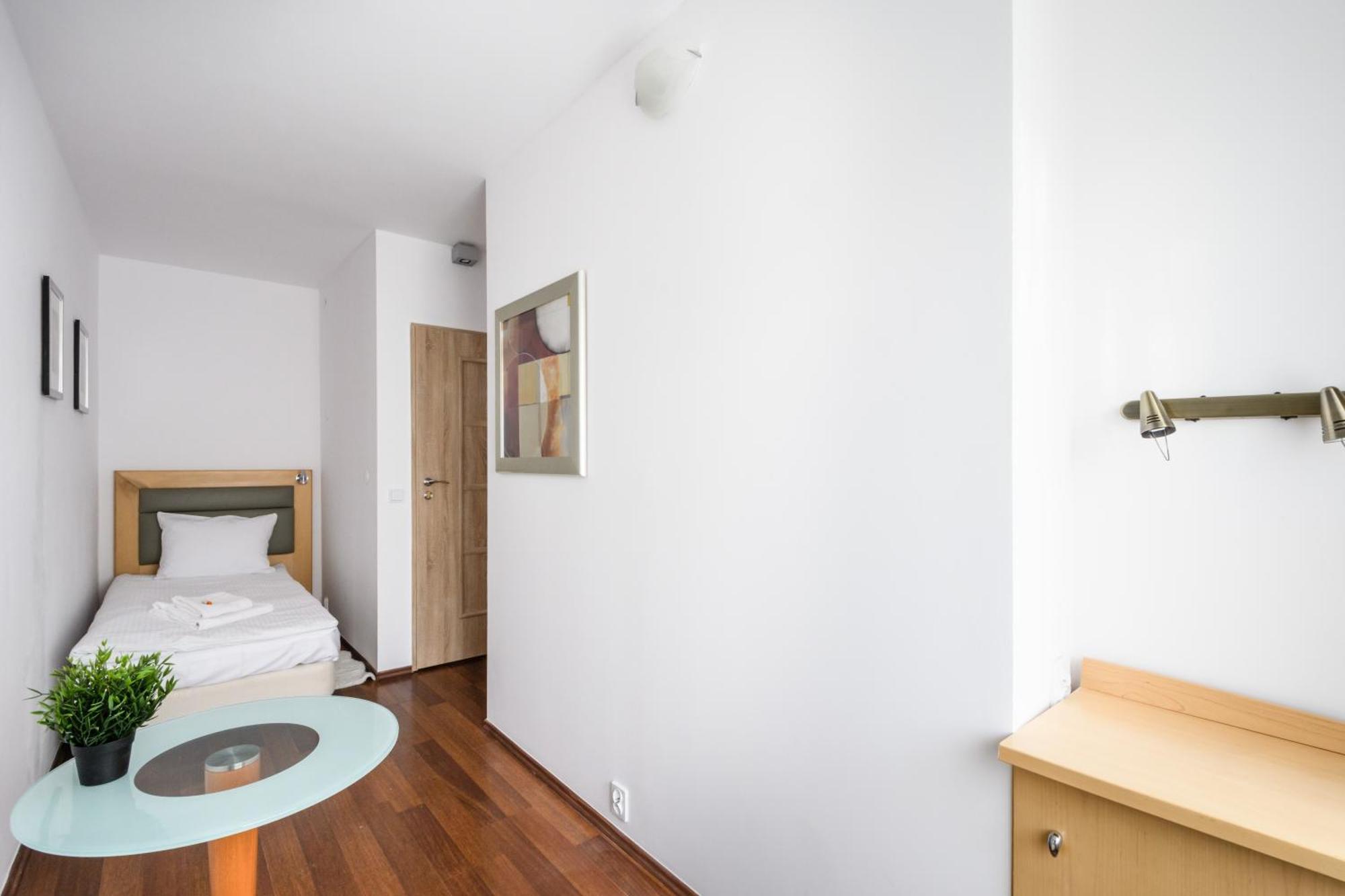 404 Rooms Zamiany Ursynow Varsóvia Exterior foto
